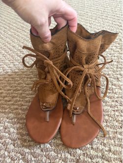 New moccasin sandals size 8