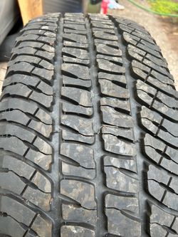 Like new tire & rim 275/65r18. Rim and tire fit 2021 tundra