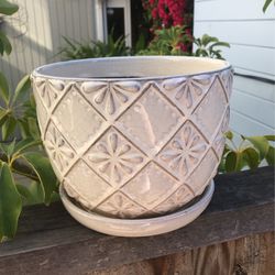 White Plant Pot With Saucer
