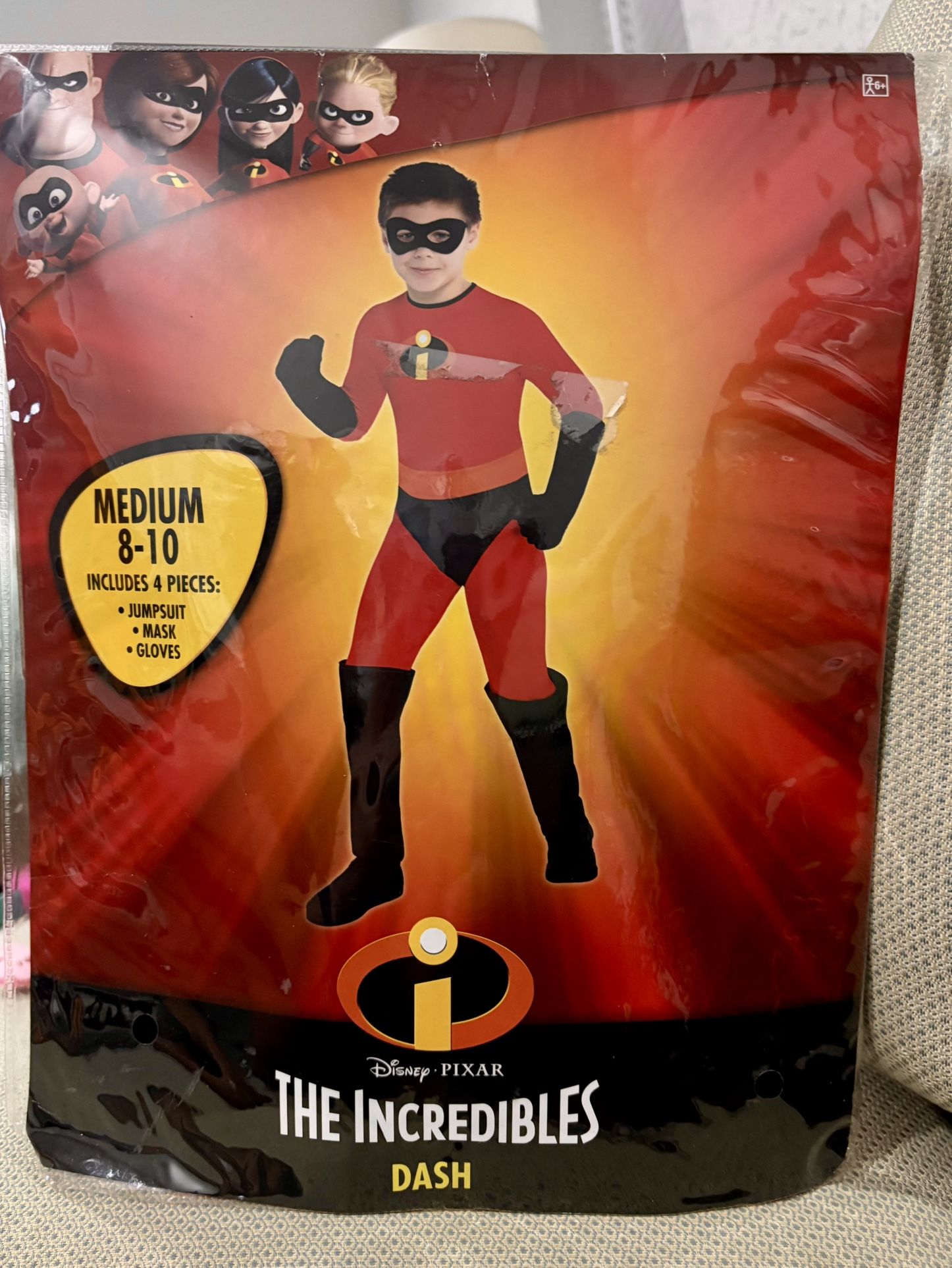 NEW *** Incredibles Dash - Size M 8-10