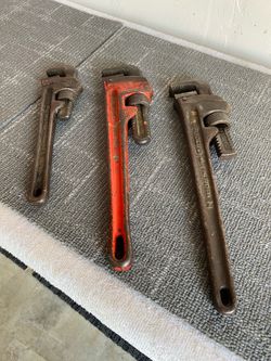 Plumber wrenches