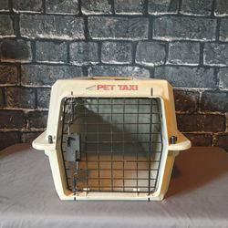 Small Hard-Sided Pet Carrier