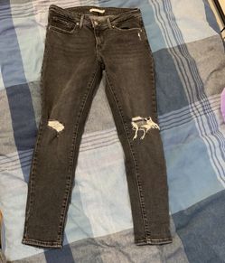 Levi’s size 28