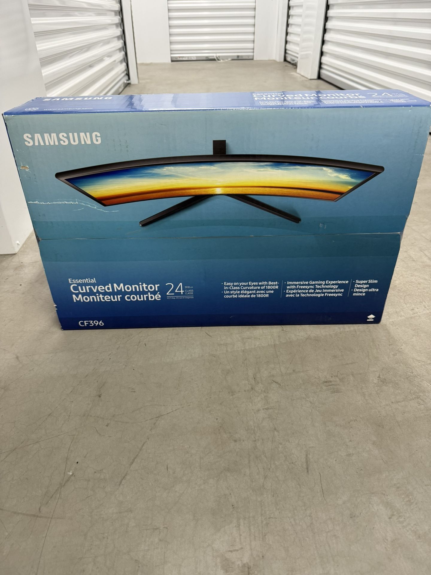 Samsung Curved Monitor 24’ inch