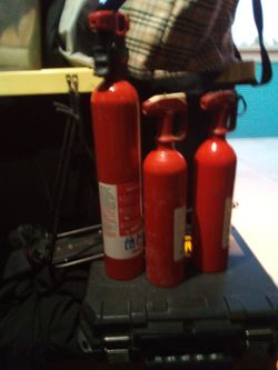 Lot of 3* Fire extuingshers*office/home...