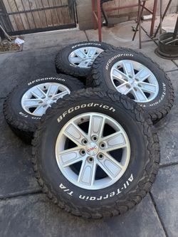 LT285/70/R17 Bfgoodrich all Terrain & GMC Chevy Silverado Wheels