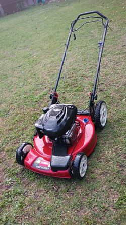 725 hp Toro  self propelled  lawnmower