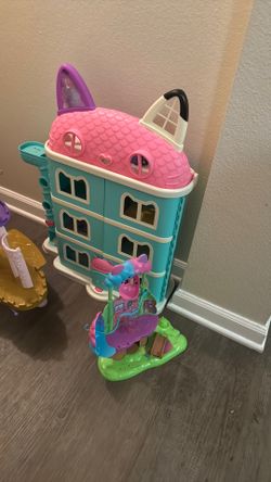 Kids play houses