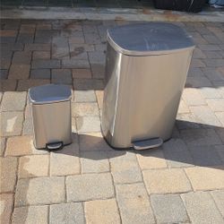 Trash Cans 