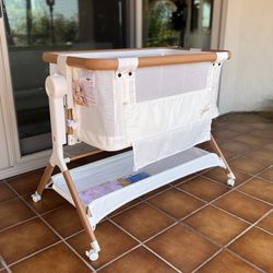 Bassinet Bedside Sleeper - Brand New