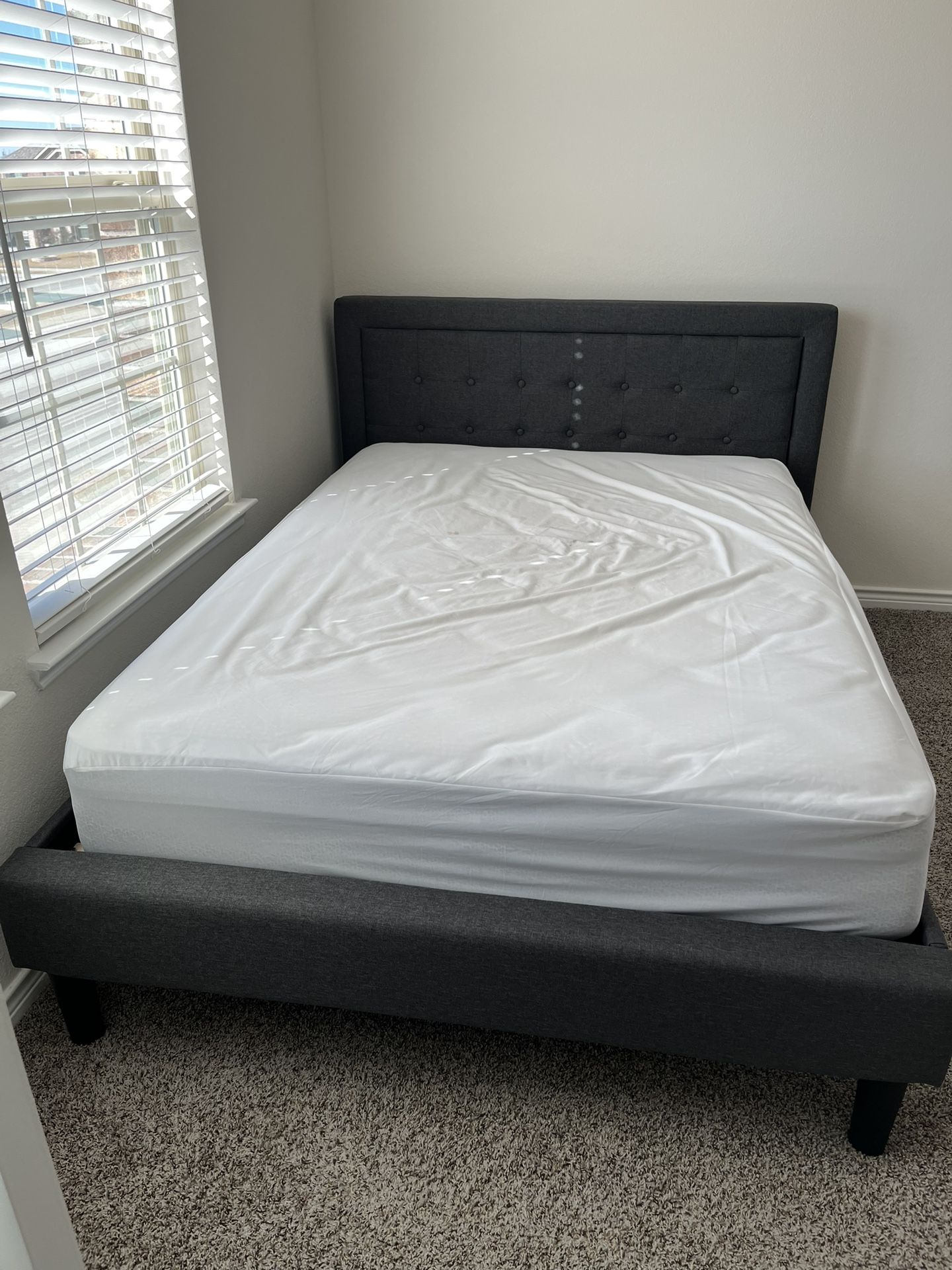 Full Bed With Mattress