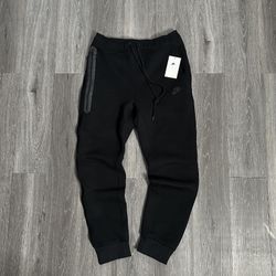 Black Nike Tech Sweatpants Size XXL
