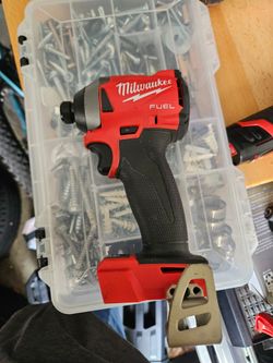 Milwaukee Fuel Impact Driver 18m