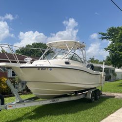 Boston Whaler - 235 Conquest (2006) 