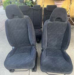 2nd Gen (2002-2006) Honda CR-V Seats