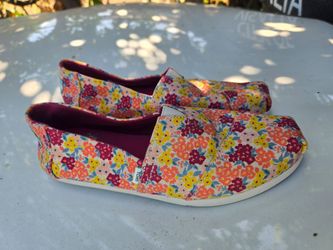 Floral TOMS Shoes 6.5 Wide Women
