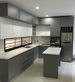 Custom Kitchen Cabinets