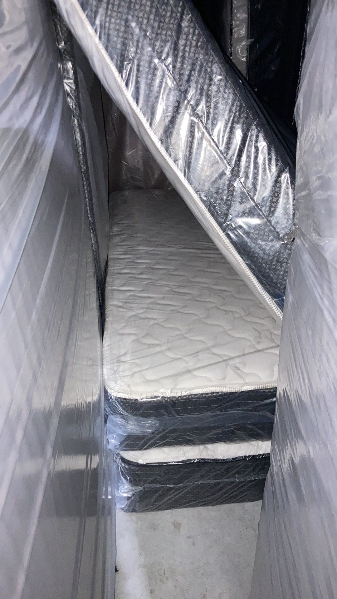 🙌🏼⭐️⭐️TWINFULLQUEEN AND KING MATTRESS STARTING AT $150 A SET BEST PRICE IN TOWN BEST PRICE ON BRAND NEW PLUSH TOP MATTRESS⭐️⭐️🙌🏼