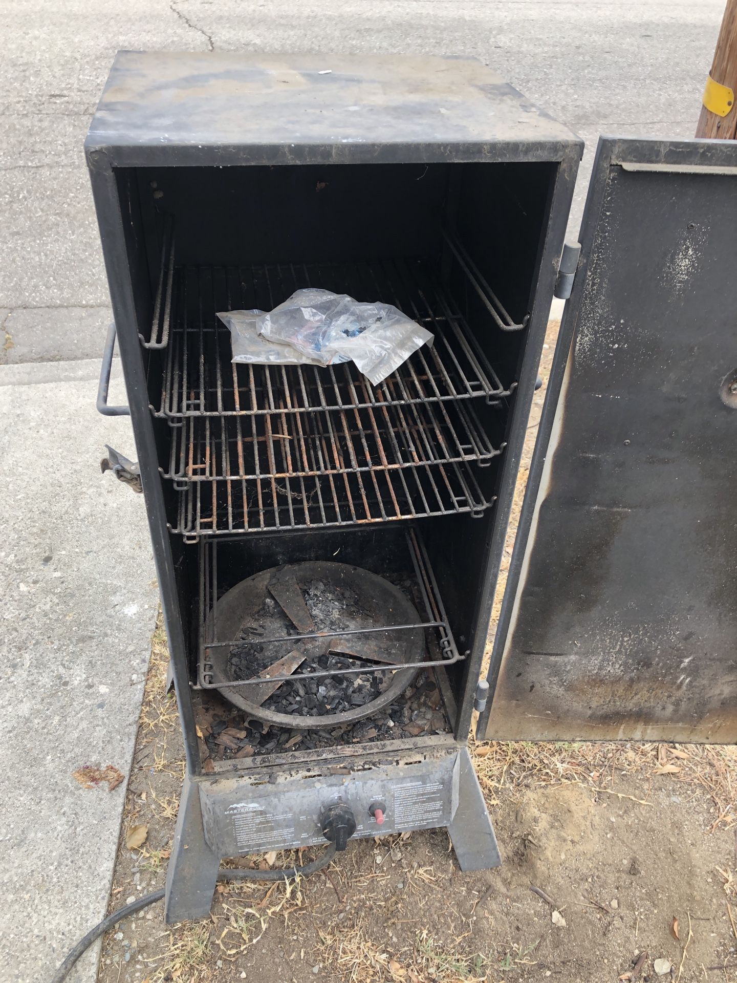 MasterBuilt Gas SmokeHouse