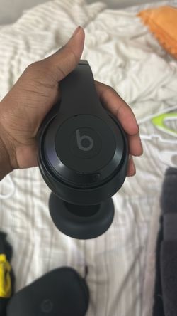 Beats Over-Ear Headphones Matte Black