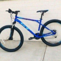 GT Mountain Bike Size Large Wheels 27.5 Speeds 24 Disc Brakes Wide Fatboy Tires 