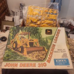 John Deere Tractor Model Kit 