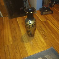 GOLD.    AND BLACK FLOWER Pot.    TALL