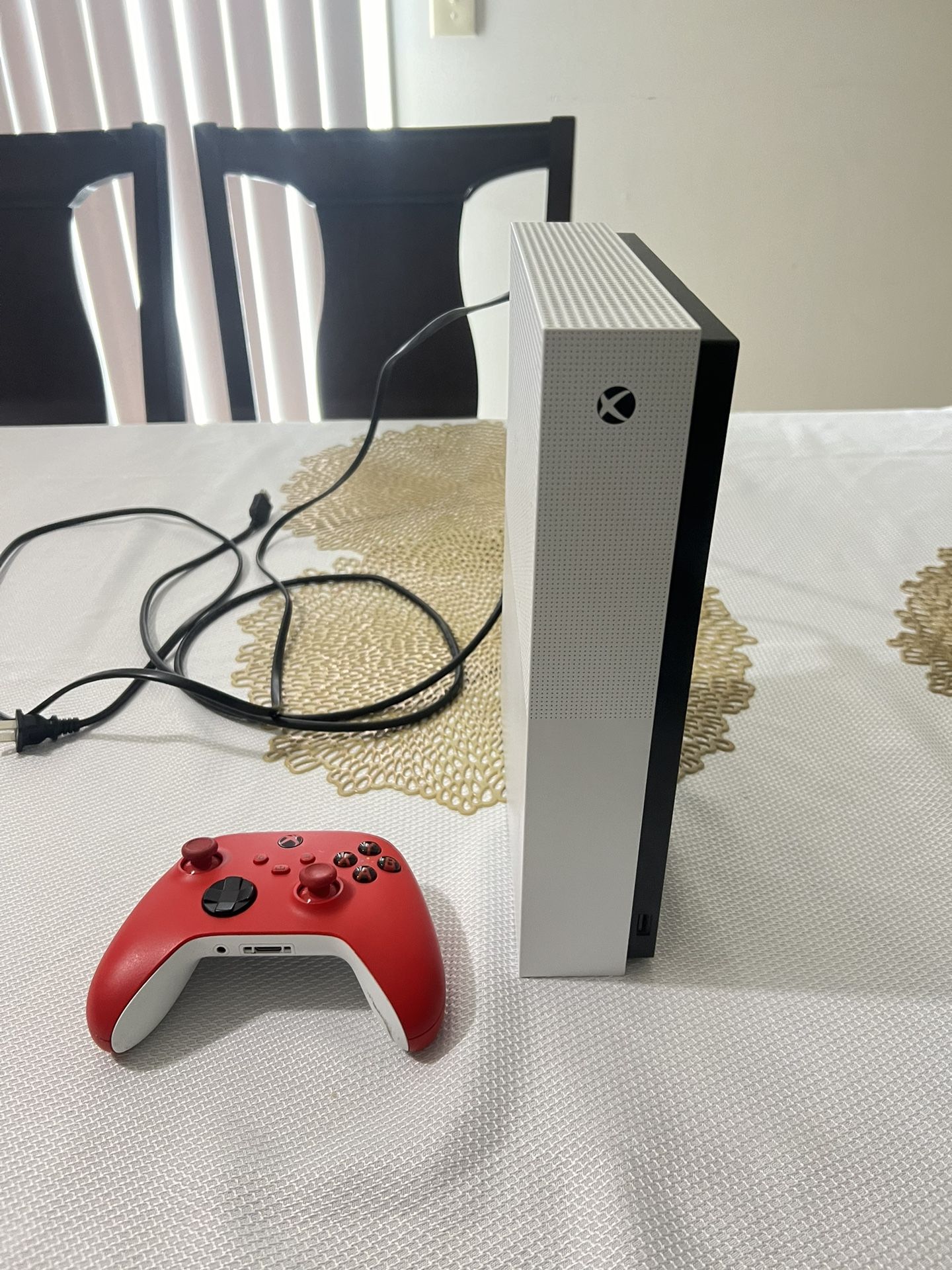 Xbox One S 1TB all digital / Controller 