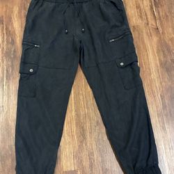 Banana Republic Size Medium Black Tencel Cargo Joggers BOGO *All items buy one get one for $1*