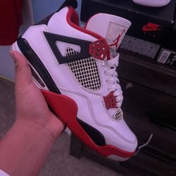 Jordan 4 Fire Reds