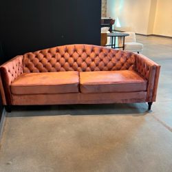 Traditional sofa/love chair (Brand New)
