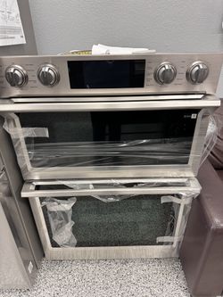 Samsung 30" Smart Microwave Combination Wall Oven $1699