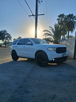 Dodge Durango SUV White with Black Wheels