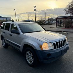 2006 Jeep Grand Cherokee Laredo Sport (4WD!!!)