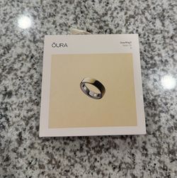 Oura Ring 5 Gold Size 6