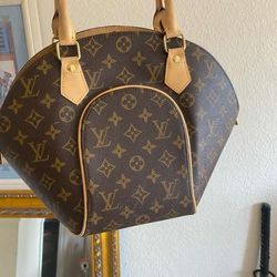 Louis Vuitton Bag for Sale in Riverside, CA - OfferUp