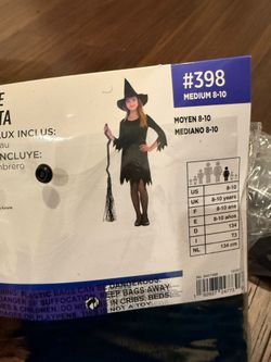 Lil witch Halloween costume 8/10