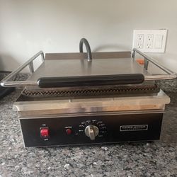 CHEF BUILT 15” X 11” Cast Iron Panini Grill Ribbed 1800 watt Commercial Grade Like New