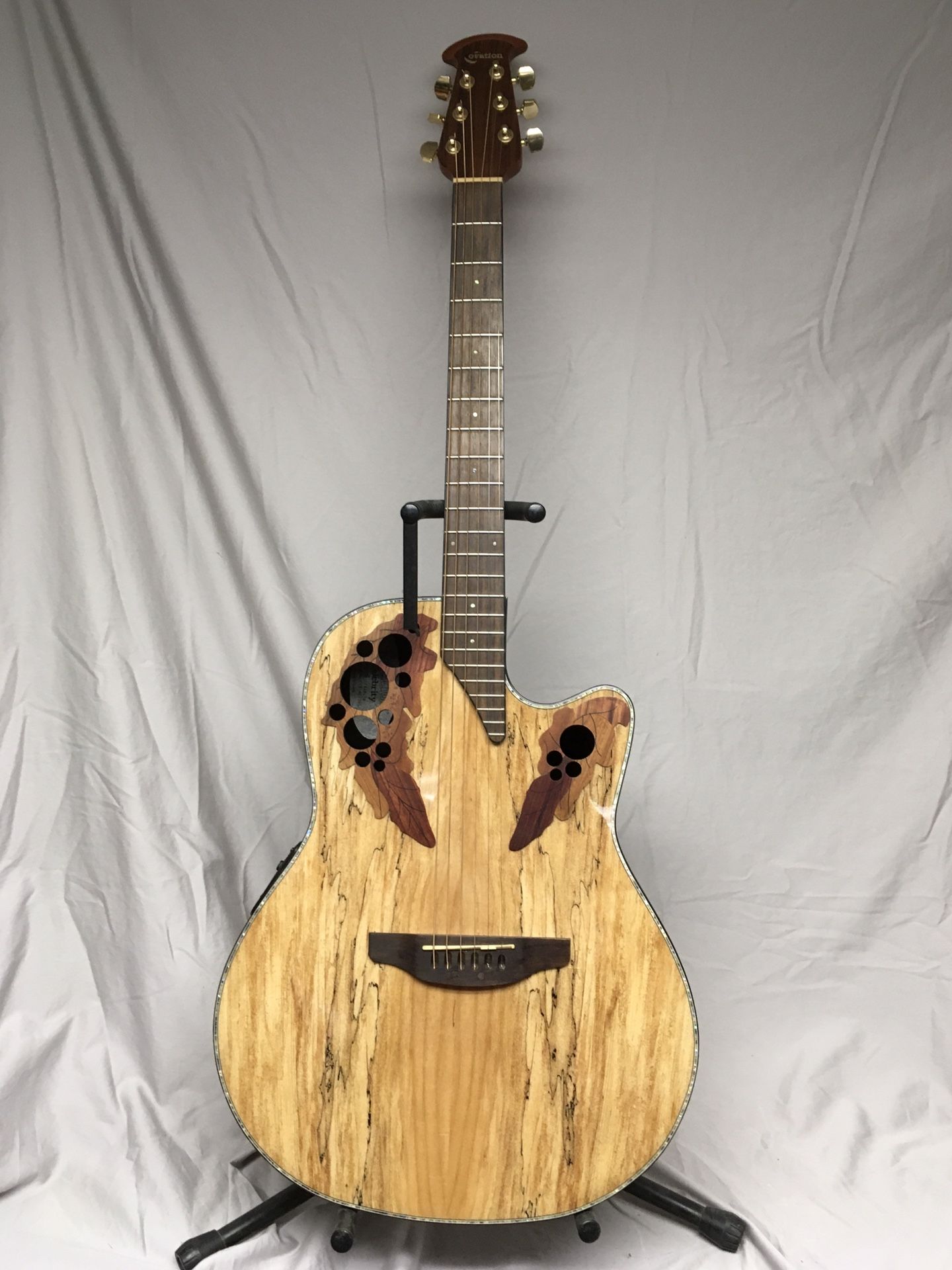 Oviation Celebrity Guitar