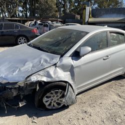 For Parts Only **2017 Hyundai Elantra** 