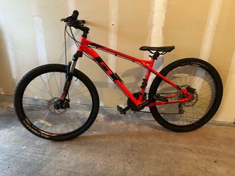 GT Aggressor Pro Mountain Bike Men’s Medium Frame