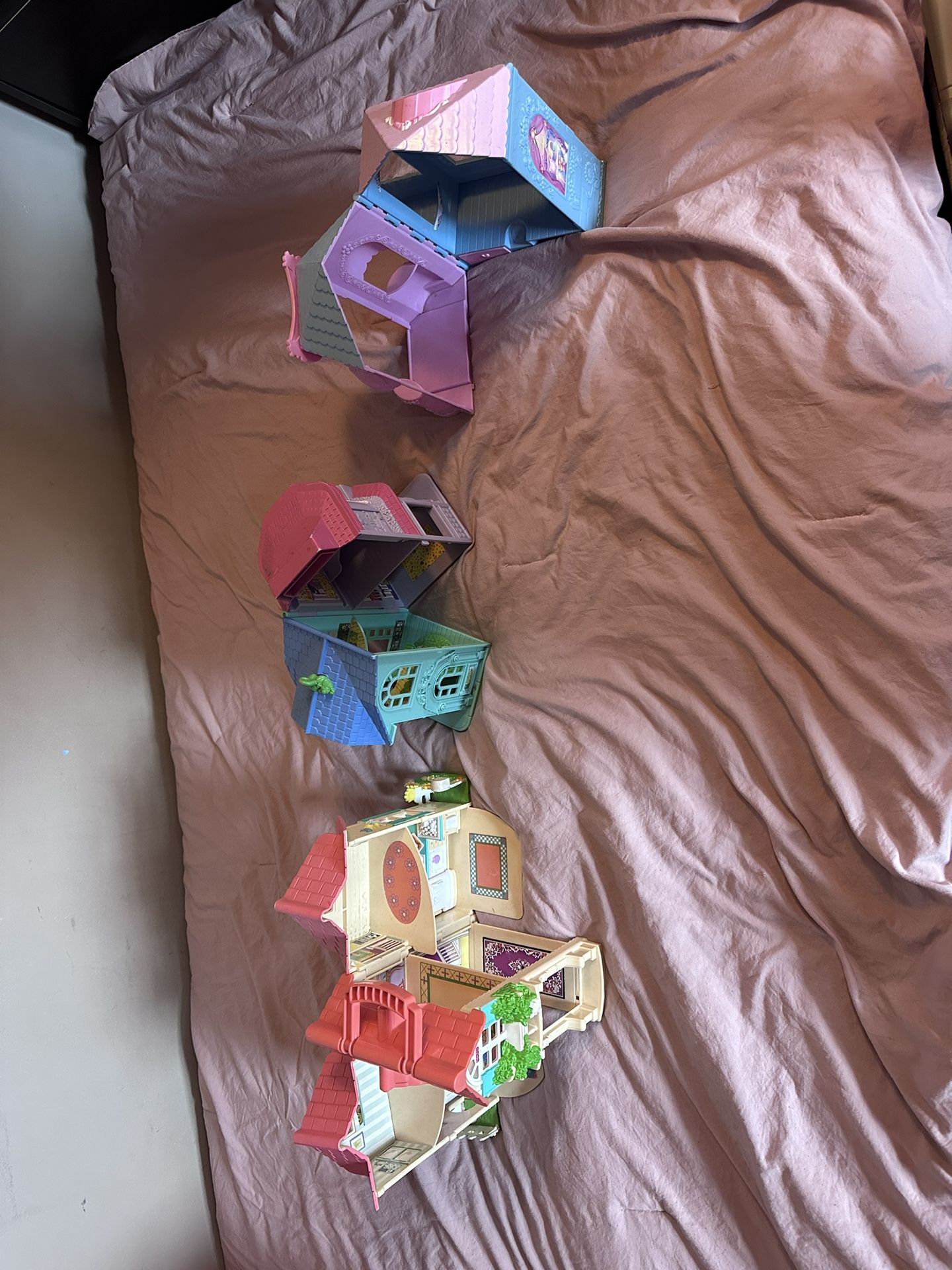Mini Play Houses $20 For 3 Or $10 Each