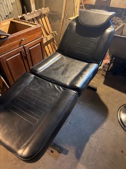 Black Vinyl Reclining Dental or Tattoo Chair