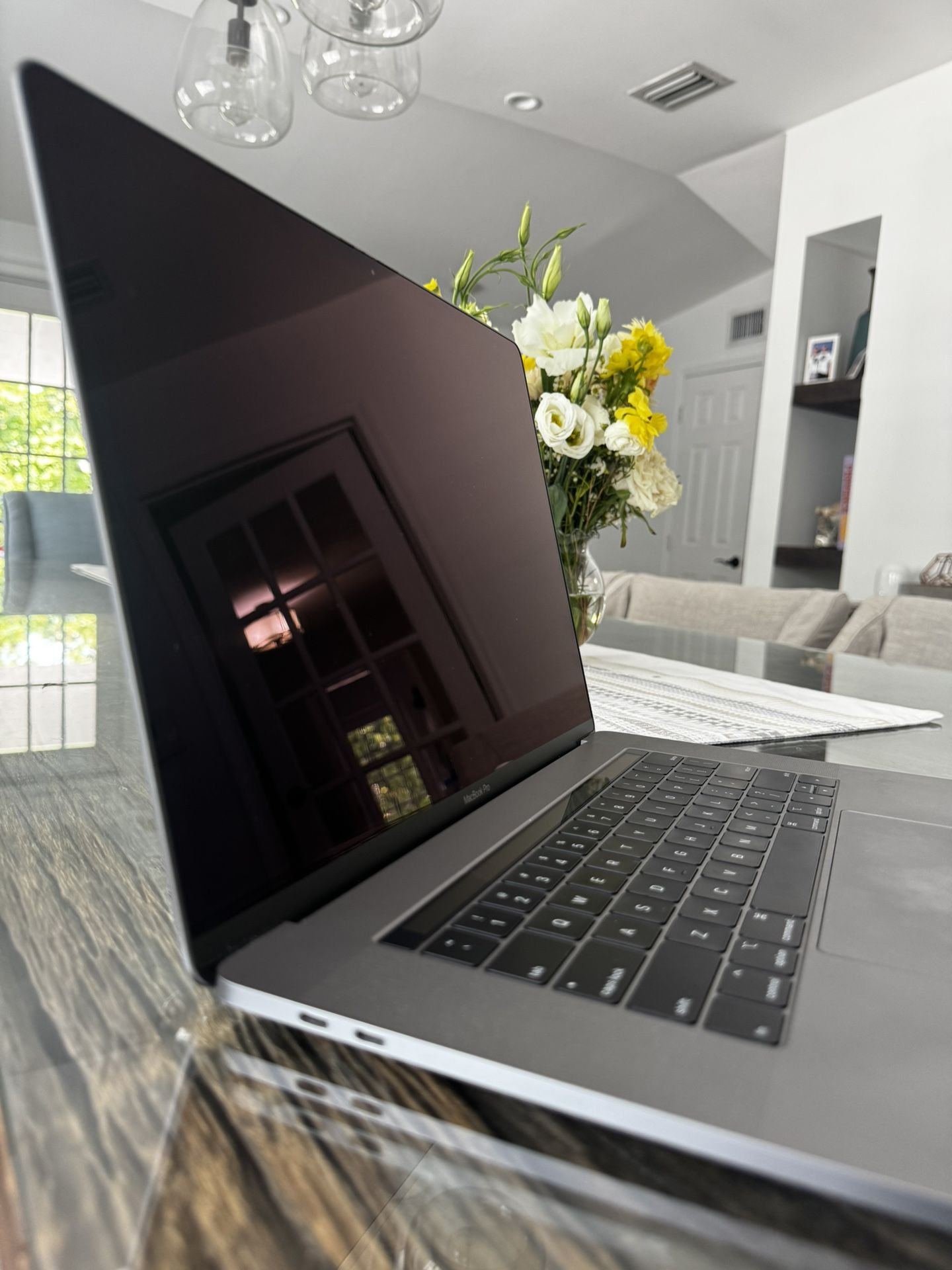 【美品】MacBook Pro i7 32GB 1TB 2018 Radeon Amazon.com: Apple Mid 2018 MacBook Pro Touch Bar with 2.6GHz 6