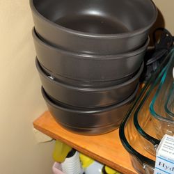 Set Of 4 Black Bowls