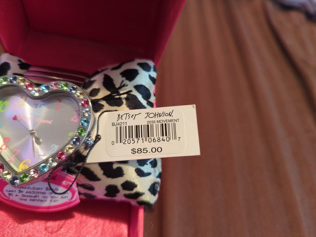 Extremely Rare Never Worn Betsey Johnson Woman display picture 1