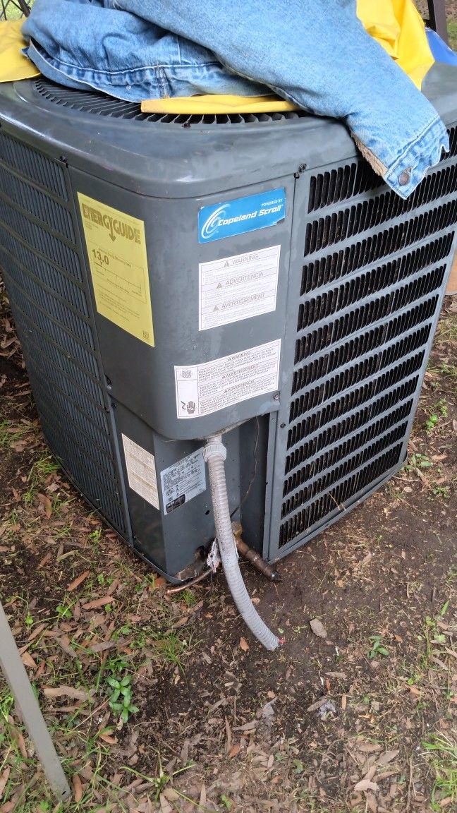 Goodman AC Condenser (8months Old)