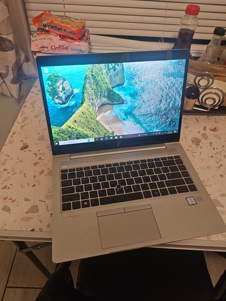HP Elitebook 840 G5 (Touchscreen) - 16GB RAM- 8th Gen i5 - 256GB SSD 