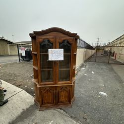 Free China Cabinet 