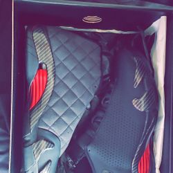 Black Ferrari 14s